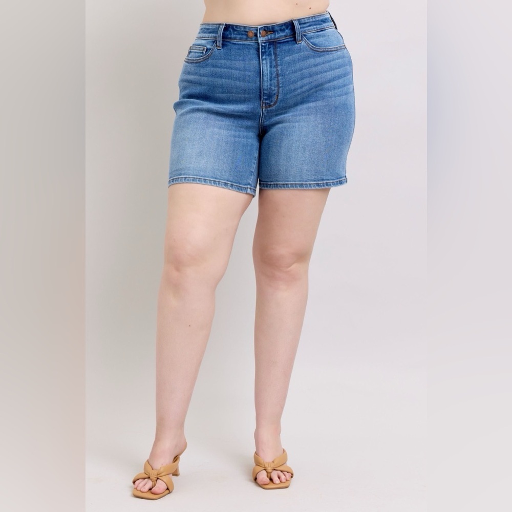 Judy Blue 2 Button Denim Shorts with Pockets Plus Size Classic Blue Denim Shorts - Picture 9 of 15